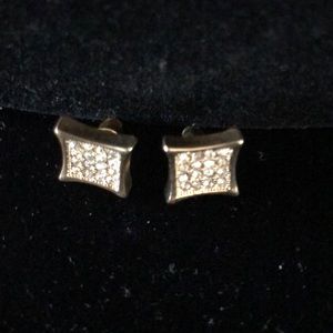 Gold man earrings with Stone